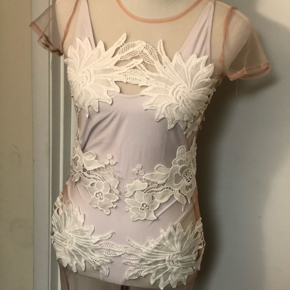 Mesh dress with lace